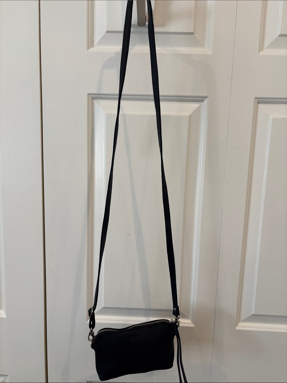 NWOT- Roots Black Tribe Leather Crossbody - Wristlet Bag with Adjustable Strap